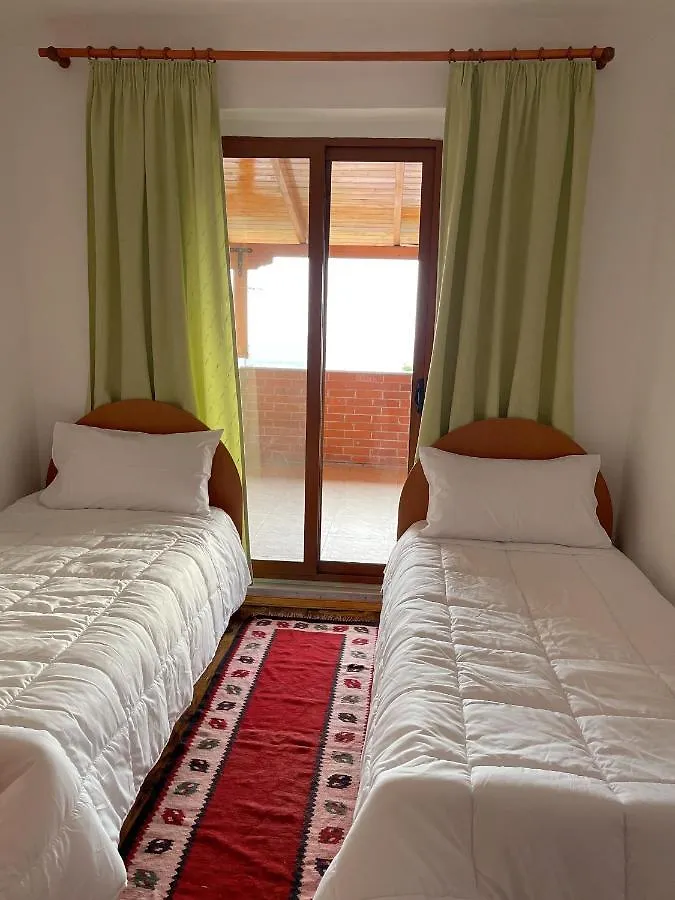 Vila 8 Krujë
