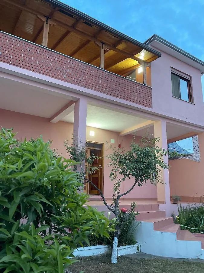 Vila 8 Krujë Albania