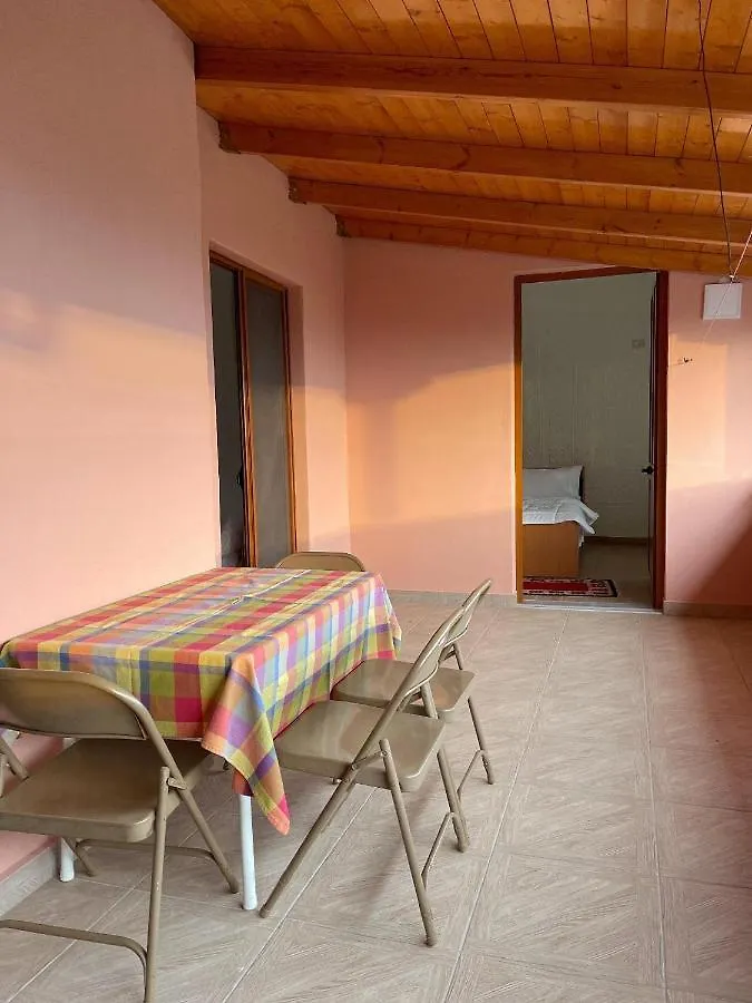 Vila 8 Krujë